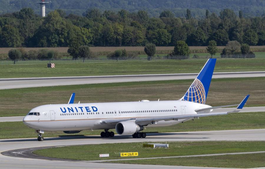 L'avion prend feu au moment du décollage avec 104 passagers à bord