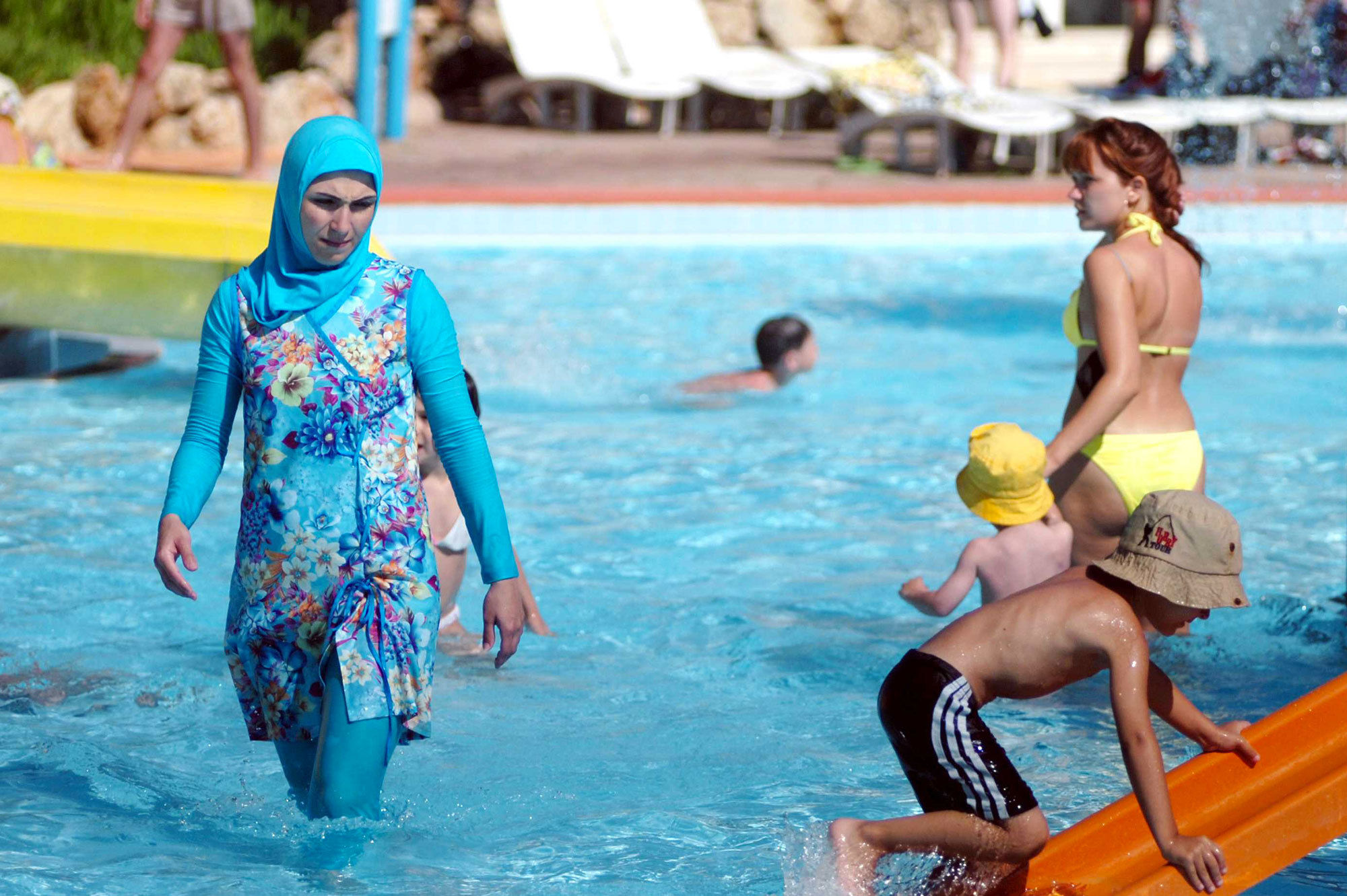 Hystérie d'été en France : burkini ou pas burkini, That is the question