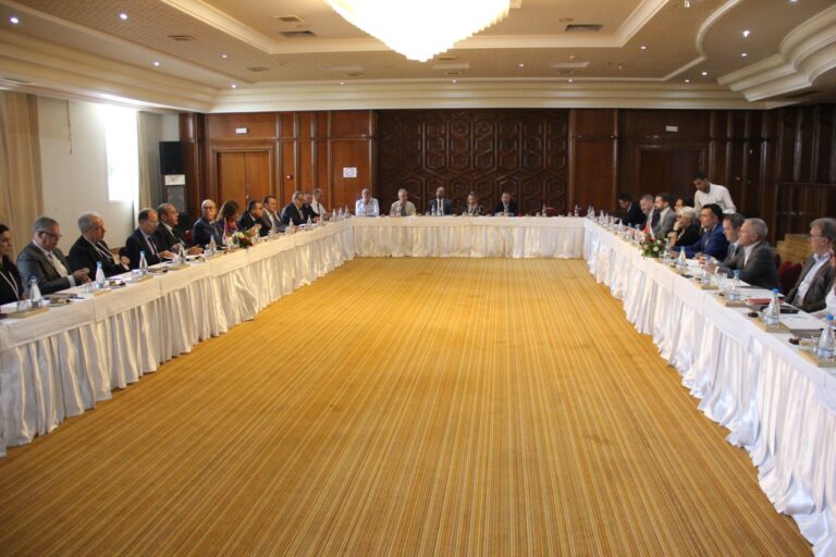 Sommet-Djerba: Réunion entre des responsables de l’UTICA et une délégation d’hommes d’affaires du Québec