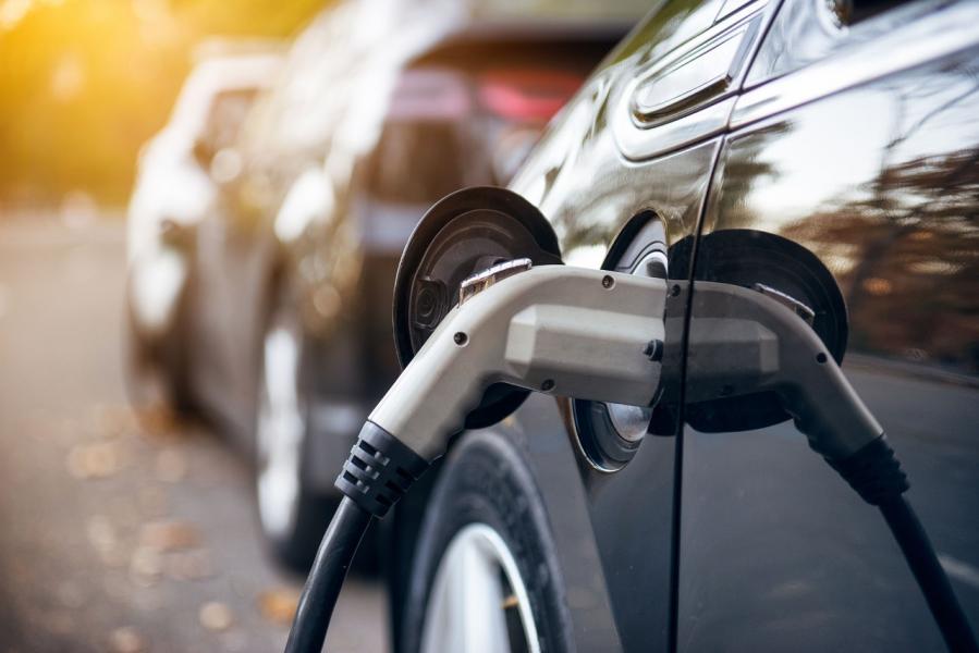 PLF-2025 : réduction de la TVA et exonération des droits de douane pour les voitures hybrides