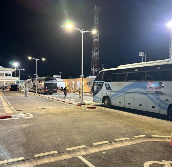 Tunisie : Des dizaines de bus touristiques algériens bloqués aux frontières ?