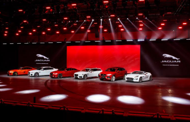 La plus grande gamme de Jaguar jamais exposée au Salon international de l’automobile de Dubaï