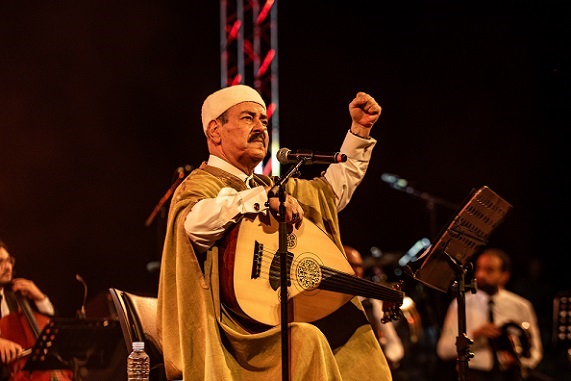 FIH 2025 : Lotfi Bouchnak s'est donné à cœur joie pour un live des plus inoubliables
