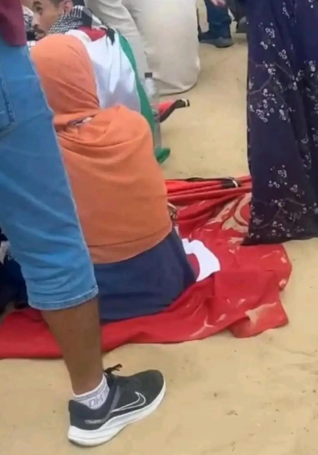 L’image de la honte : le drapeau tunisien piétiné lors de la flottille de la résilience
