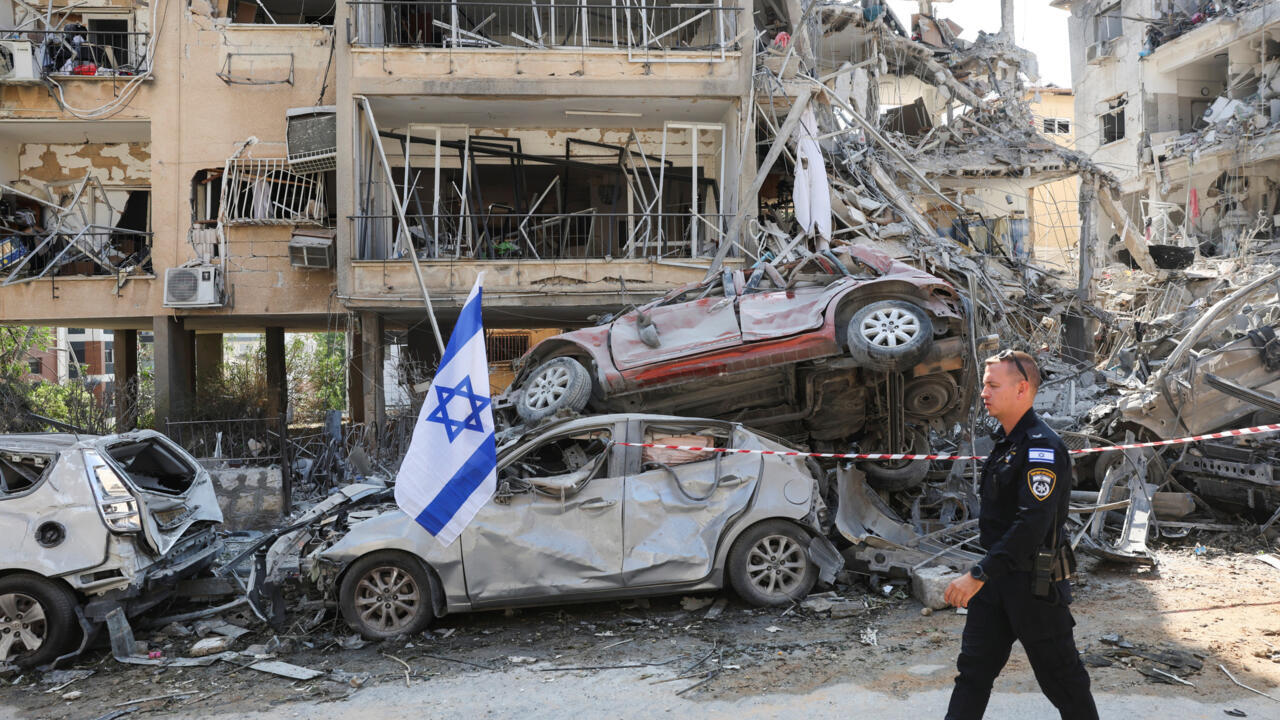 Iran- Israël : Trois personnes tuées et des dizaines d'autres blessées en Israël