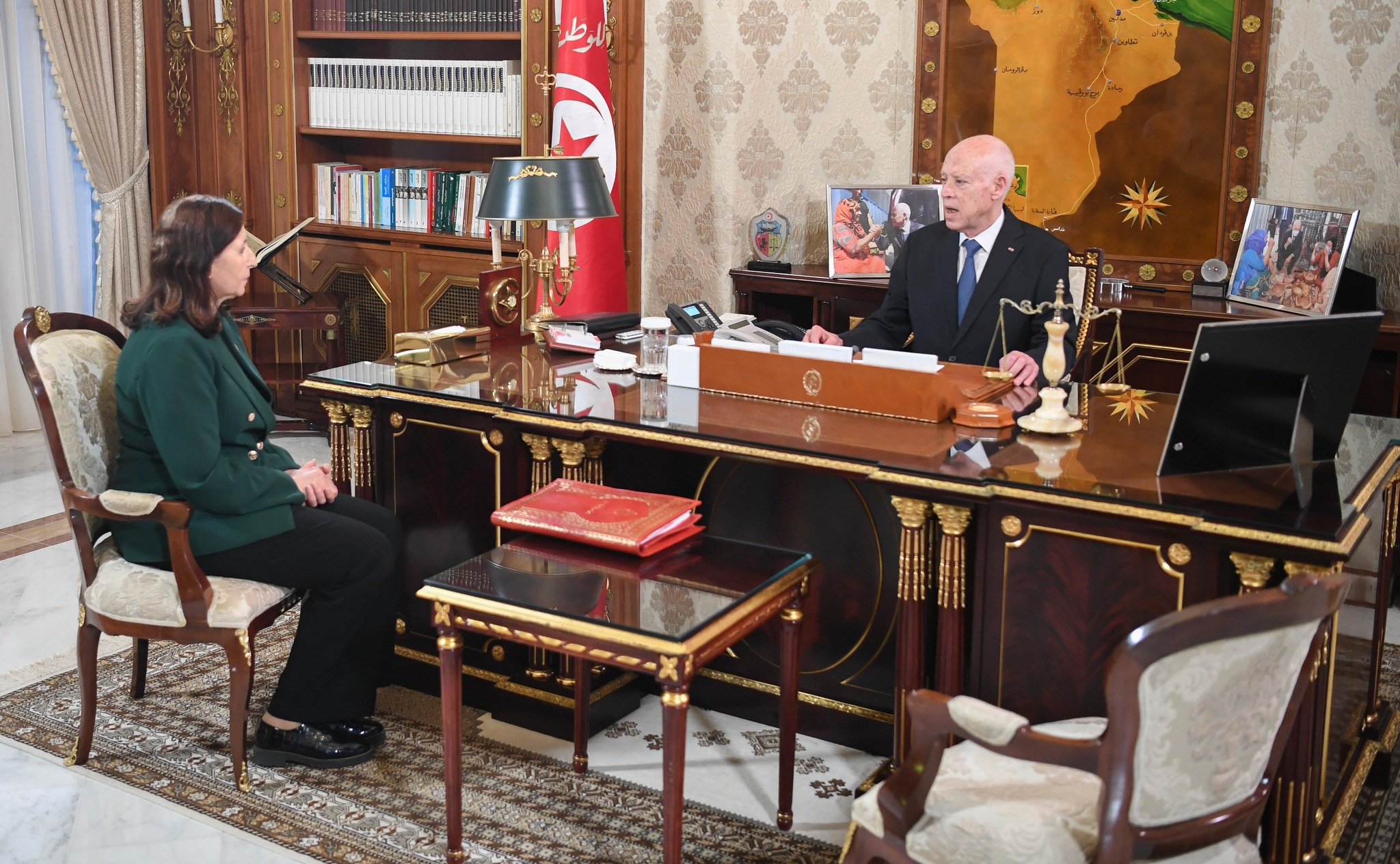Saied: la Tunisie n'a pas besoin de ceux qui sont assis sur deux chaises