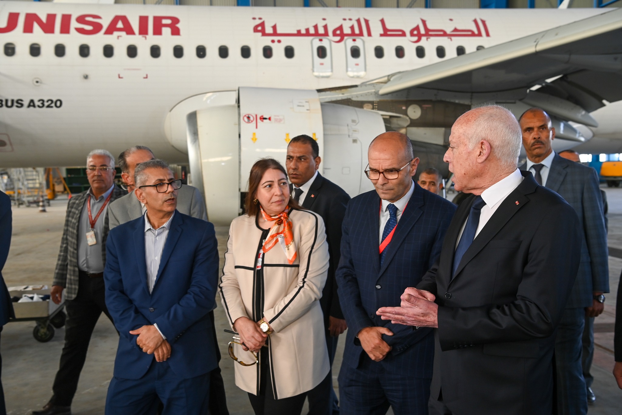 Kaïs Saïed se penche sur la situation de Tunisair lors d’une visite inopinée à Tunis-Carthage