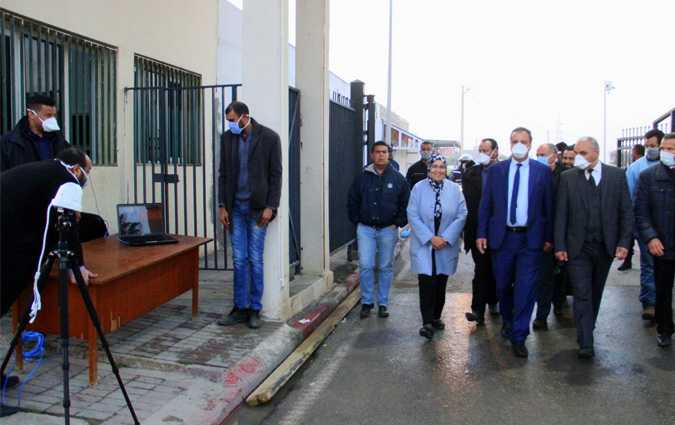 Tunisie: Visite des ministres de la Santé et du Commerce au marché de gros de Bir El Kassâa