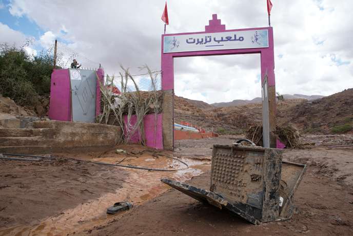 Maroc : la montée des eaux submerge un terrain de football, sept morts