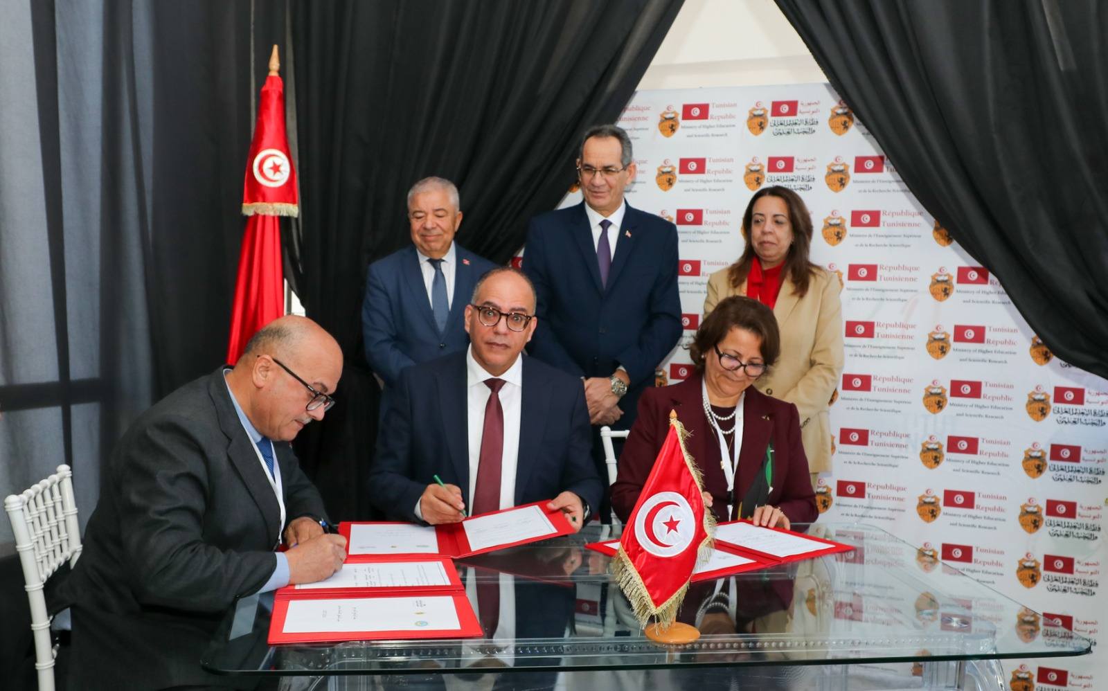 MESRS : 14 contrats de programme pour la recherche scientifique entre le ministère et des instituts et centres de recherche