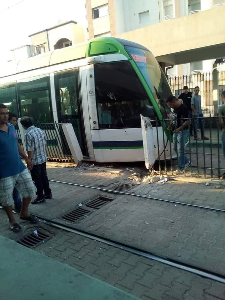 Un métro de la ligne 4 déraille à la station du Bardo
