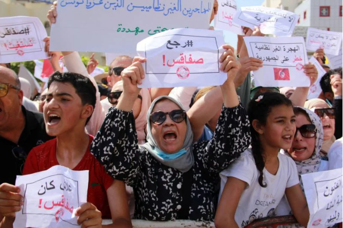Les migrants à Sfax: Un avant-goût des problèmes auxquels la Tunisie sera bientôt confrontée