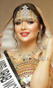 Le Caire : L’Algérienne Bouchra Dahlab, 23 ans, remporte le titre de Miss Arab World 2025