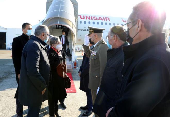 Arrivée de Najla Bouden à Paris