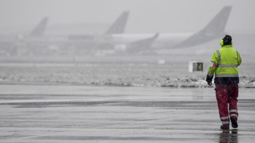 Neige en France : annulation, mercredi, de 25% à 40% des vols dans les aéroports parisiens