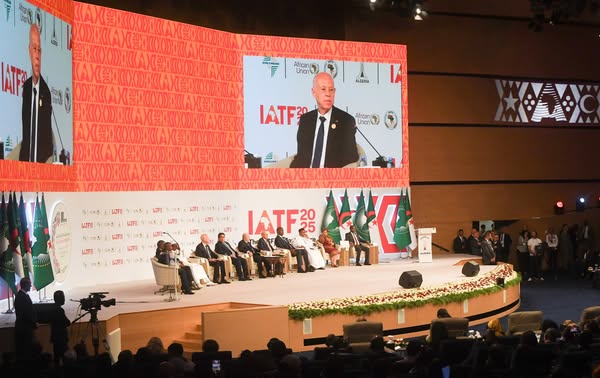 Saïed à Alger : L’humanité a besoin d’un nouvel ordre fondé sur des valeurs et des visions qui protègent la souveraineté des États