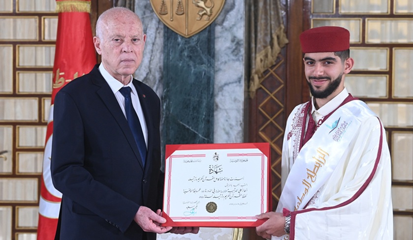  Kaïs Saïed préside la remise des prix aux lauréats du concours national de mémorisation et de récitation du Coran.
