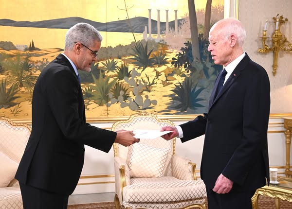 Kaïs Saïed reçoit un message écrit du président mauritanien