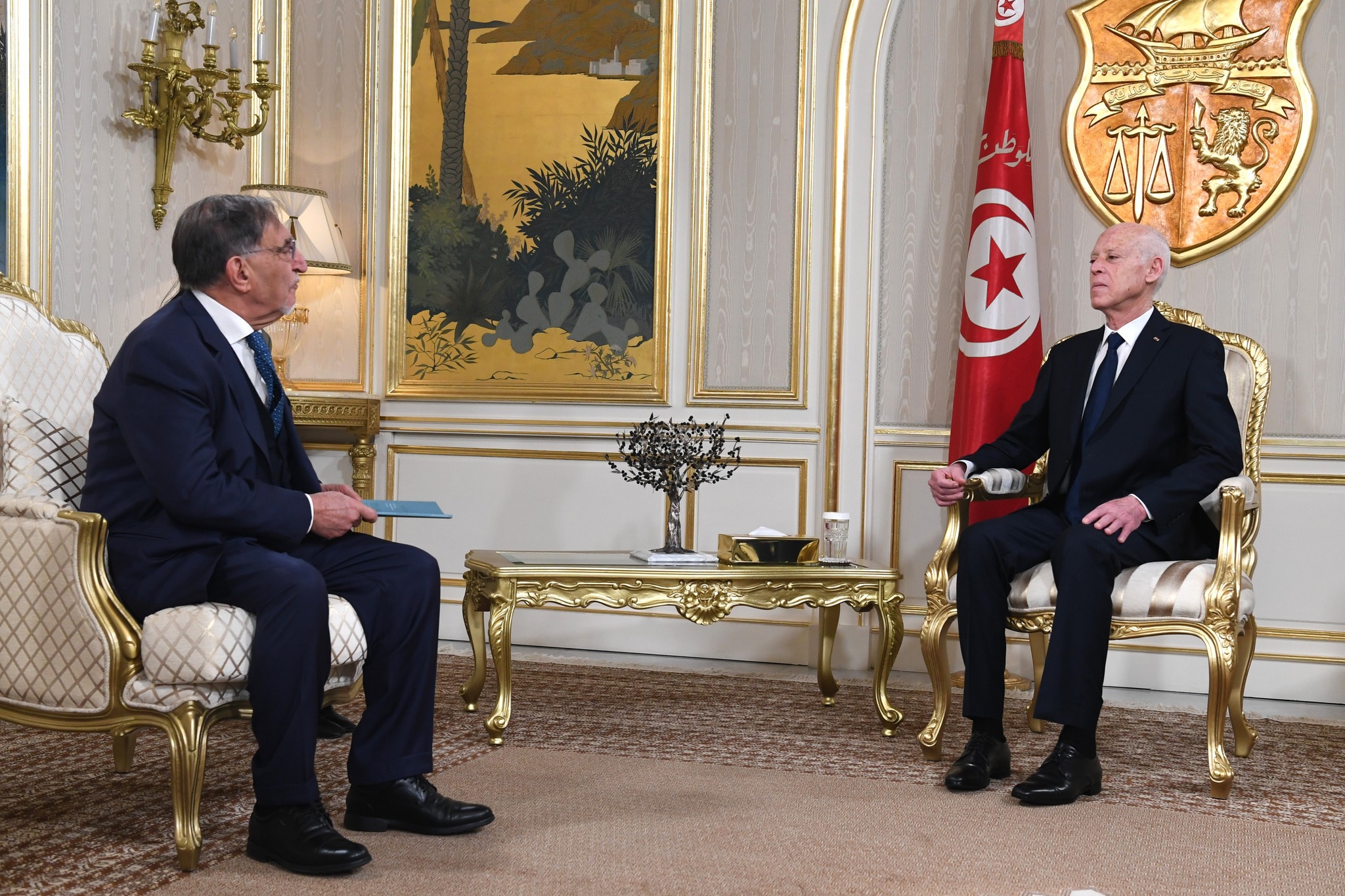 Le chef de l'Etat reçoit le président du Sénat italien et rappelle la position de la Tunisie sur le dossier migratoire
