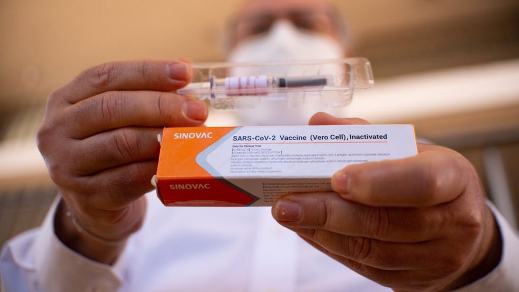Un avion chargé de vaccins offerts par la Chine en route vers Tunis