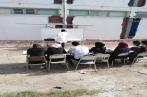 Kairouan: Faute de salle, un prof fait son cours en plein air (photos)