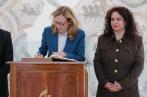 La ministre de la justice française rend hommage aux victimes de l’attentat du musée du Bardo (photos)