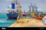  Bizerte : Déchargement d’un navire de 31 mille tonnes d’essence sans plomb