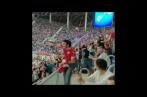 Pour fêter le but de Sassi, un supporter tunisien embrasse une stadière russe (vidéo)  