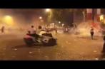 Ambiance tendue sur les Champs-Elysées après le sacre des Bleus (vidéo)