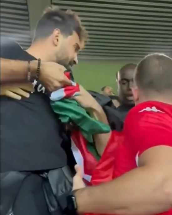 Drapeaux palestiniens retirés: Le summum de l'hypocrisie du monde du football