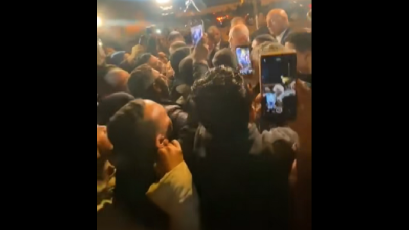 Le chef de l'Etat en visite nocturne à Mazzouna