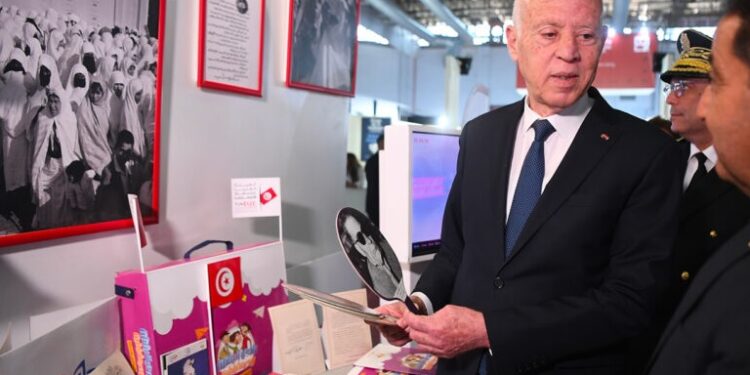 Foire du livre: Kaïs Saïed annonce la création prochaine d’un Conseil supérieur de l’éducation