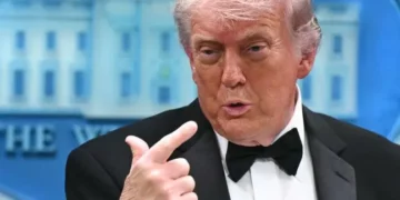 Etats-Unis : Trump évacué après des tirs au dîner des correspondants de la Maison-Blanche