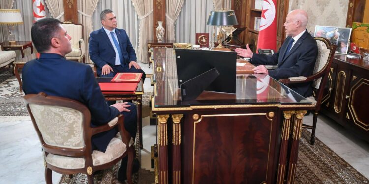 Tunisie : Saïed ordonne la poursuite des campagnes sécuritaires contre les trafiquants et les spéculateurs