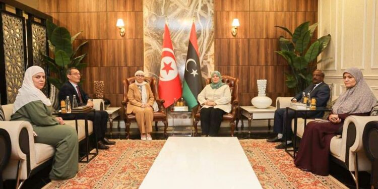 La ministre de la famille effectue une visite de travail à Tripoli