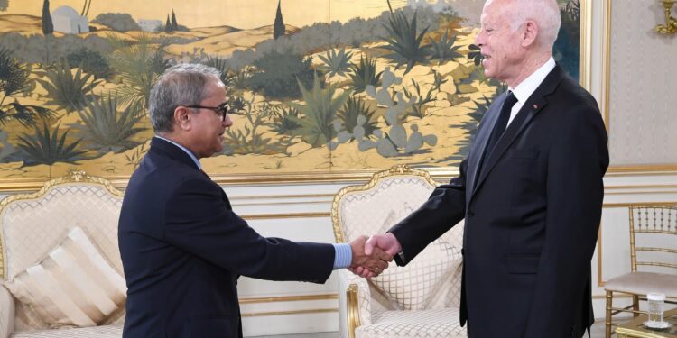Kaïs Saïed reçoit en visite d’adieux l’ambassadeur du Pakistan en Tunisie