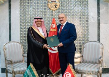 Le nouvel ambassadeur d&rsquo;Arabie Saoudite remet une copie de ses lettres de créance au ministre des Affaires étrangères