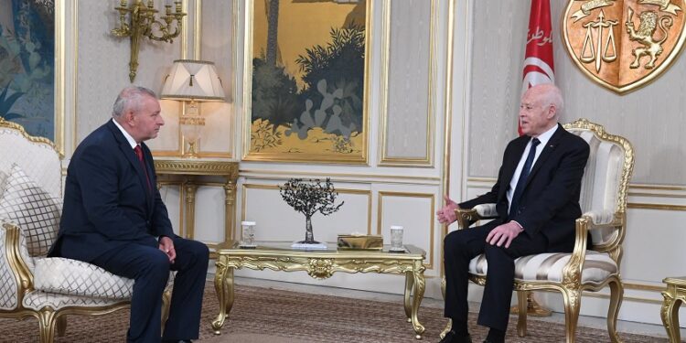 Kaïs Saïed reçoit en visite d’adieux l’ambassadeur de Hongrie en Tunisie