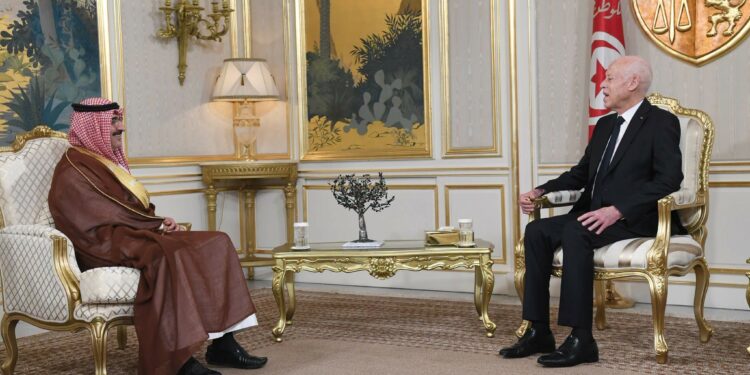 Kaïs Saïed reçoit l’ambassadeur saoudien en visite d’adieu
