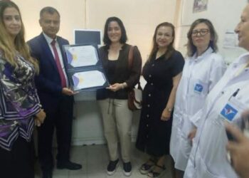 Une sportive au grand cœur : Ons Jabeur fait don d’un appareil de technologie récente à l’Institut Salah Azaïz
