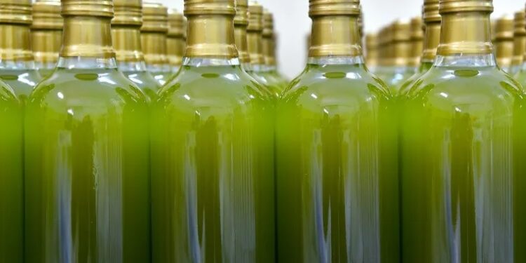 Italie: Une cargaison de 60 tonnes d’huile d’olive tunisienne saisie au port de Palerme