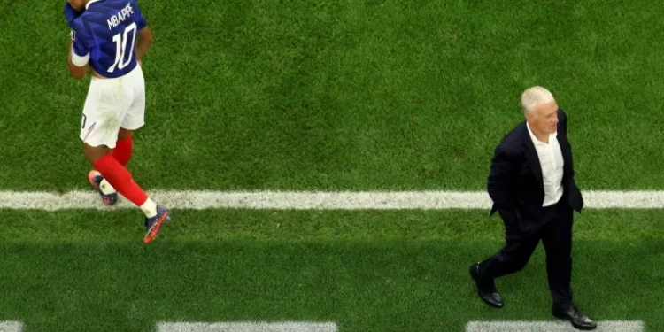 « « Inoffensifs », « absents », « ridiculisés » : la presse française et mondiale accable les Bleus après leur élimination