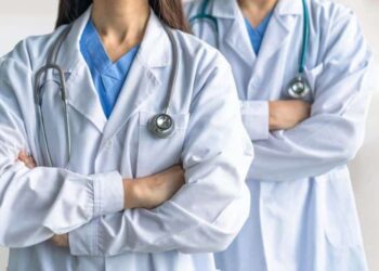 Médecins tunisiens diplômés à l’étranger :  comment obtenir l’équivalence sans épreuve d&rsquo;évaluation