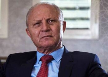 Corruption financière: La défense de Ridha Charfeddine demande le report du procès 