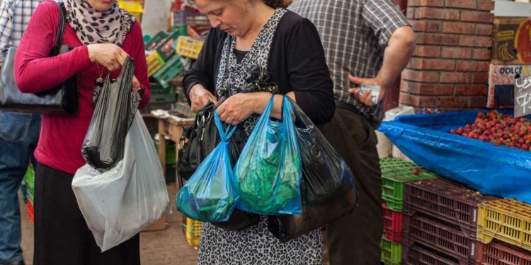 Plastique : La Tunisie consomme environ 4,2 milliards de sacs par an