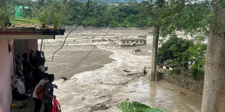 Népal : Une crue accompagnée de glissement de terrain fait 160 morts et des centaines de disparus