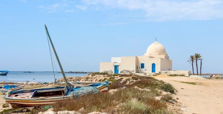 Kerkennah: 990 mille DT mobilisés pour améliorer l’environnement et les accès aux plages