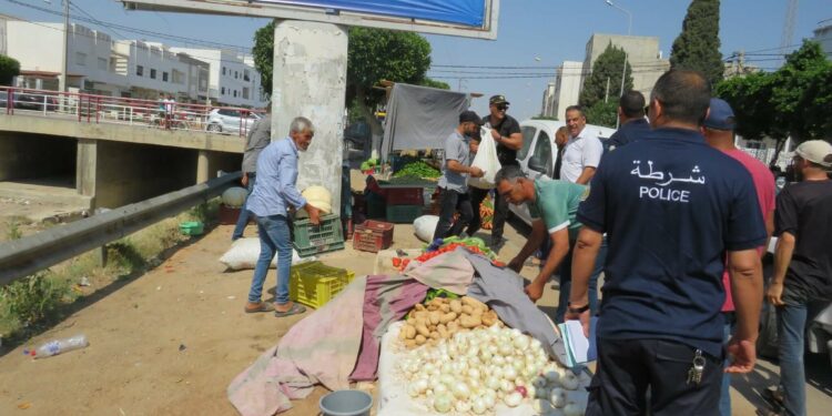 Tunis: Nouvelle campagne pour libérer les trottoirs et espaces publics
