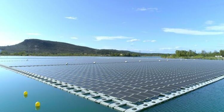Barrage de Sidi El Barrak: La Tunisie mise sur le photovoltaïque flottant pour préserver l’eau