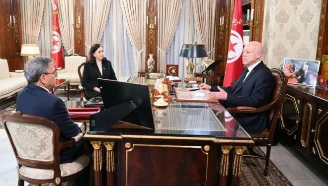 Kaïs Saïed appelle à renforcer le rôle des banques dans le soutien à l’économie nationale